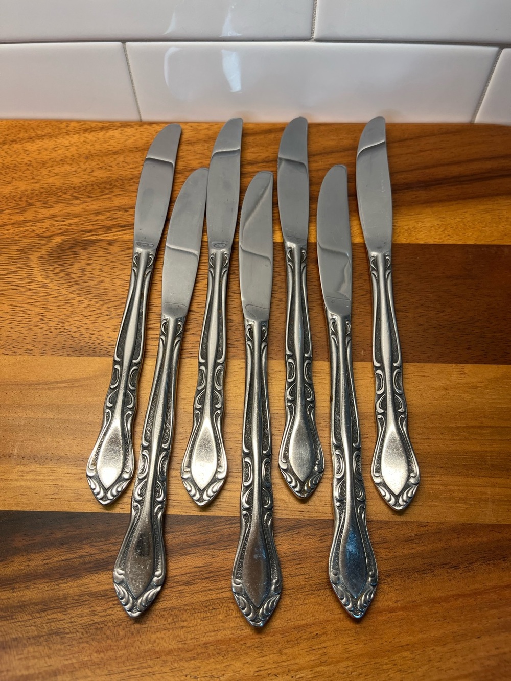 7 Vintage Rogers Stainless Korea "Auberge" Stanley Roberts Dinner Knife Set of 7